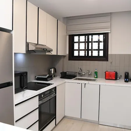 Alexis - Newly Renovated 2-bedroom With Swimming Pool *