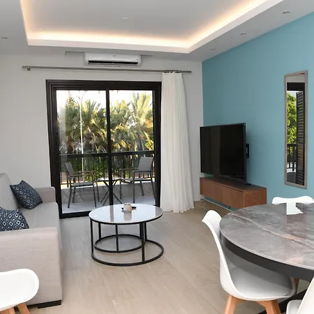 Alexis - Newly Renovated 2-bedroom With Swimming Pool