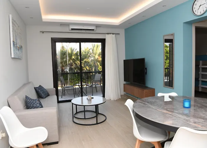 Alexis - Newly Renovated 2-bedroom With Swimming Pool