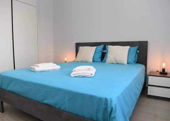 Alexis - Newly Renovated 2-bedroom With Swimming Pool * Paphos