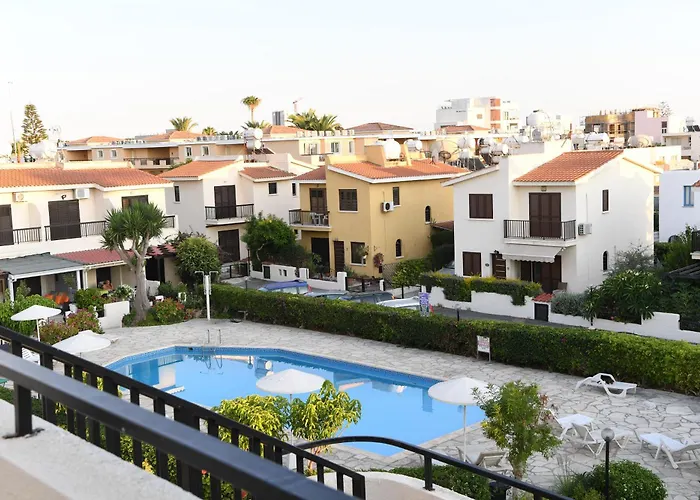 Alexis - Newly Renovated 2-bedroom With Swimming Pool