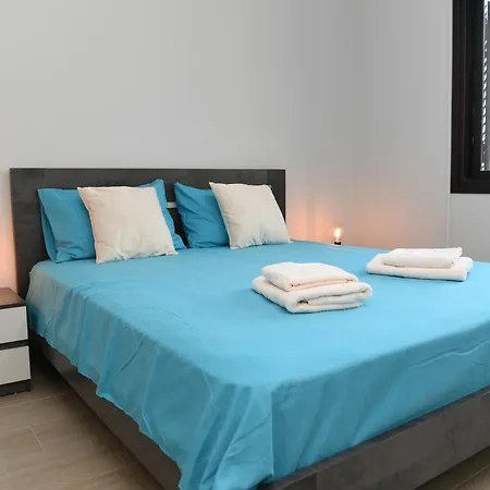 아파트 Alexis - Newly Renovated 2-bedroom With Swimming Pool 파포스