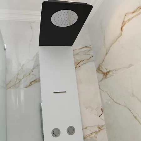 Alexis - Newly Renovated 2-bedroom With Swimming Pool * 파포스